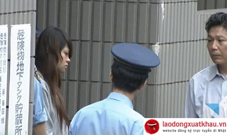 Nhật kí 3 ngày 3 đêm trong phòng giam xuất nhập cảnh